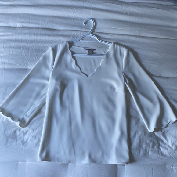 H&M white scalloped blouse. Never worn!! - Picture 2 of 6